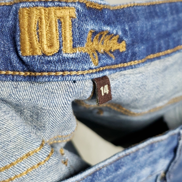 KUT from the KLOTH Bermuda Shorts - Picture 9 of 13